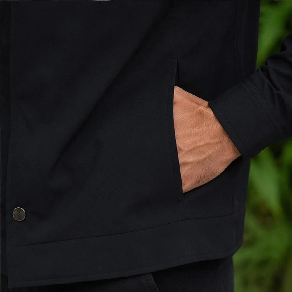 Jaqueta Masculina Montero em Algodão e Poliéster Interior Forrado e Bolsos Superiores +BRINDES: Relógio, Cinto e Carteria